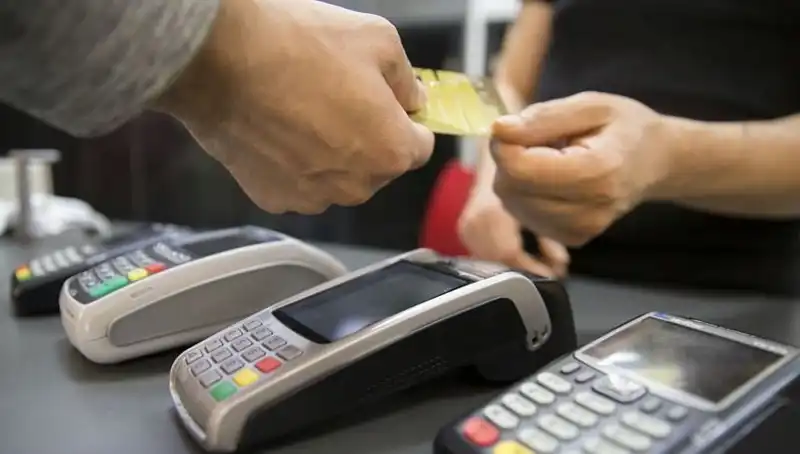 Kartlı Harcamalarda Gizli Artış: Tüketicilerin Cüzdanı Zorlanıyor!