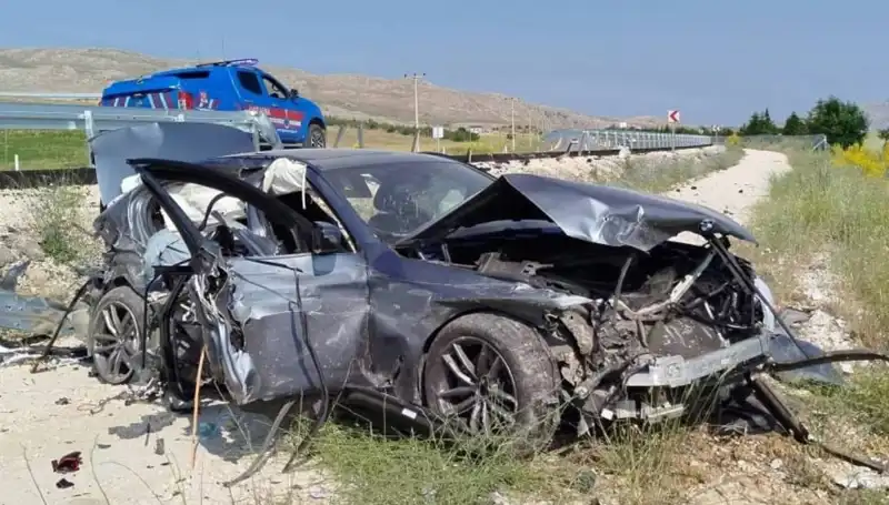 Sivas'ta Feci İki Trafik Kazası: Yaralıların Durumu Ciddiyetini Koruyor